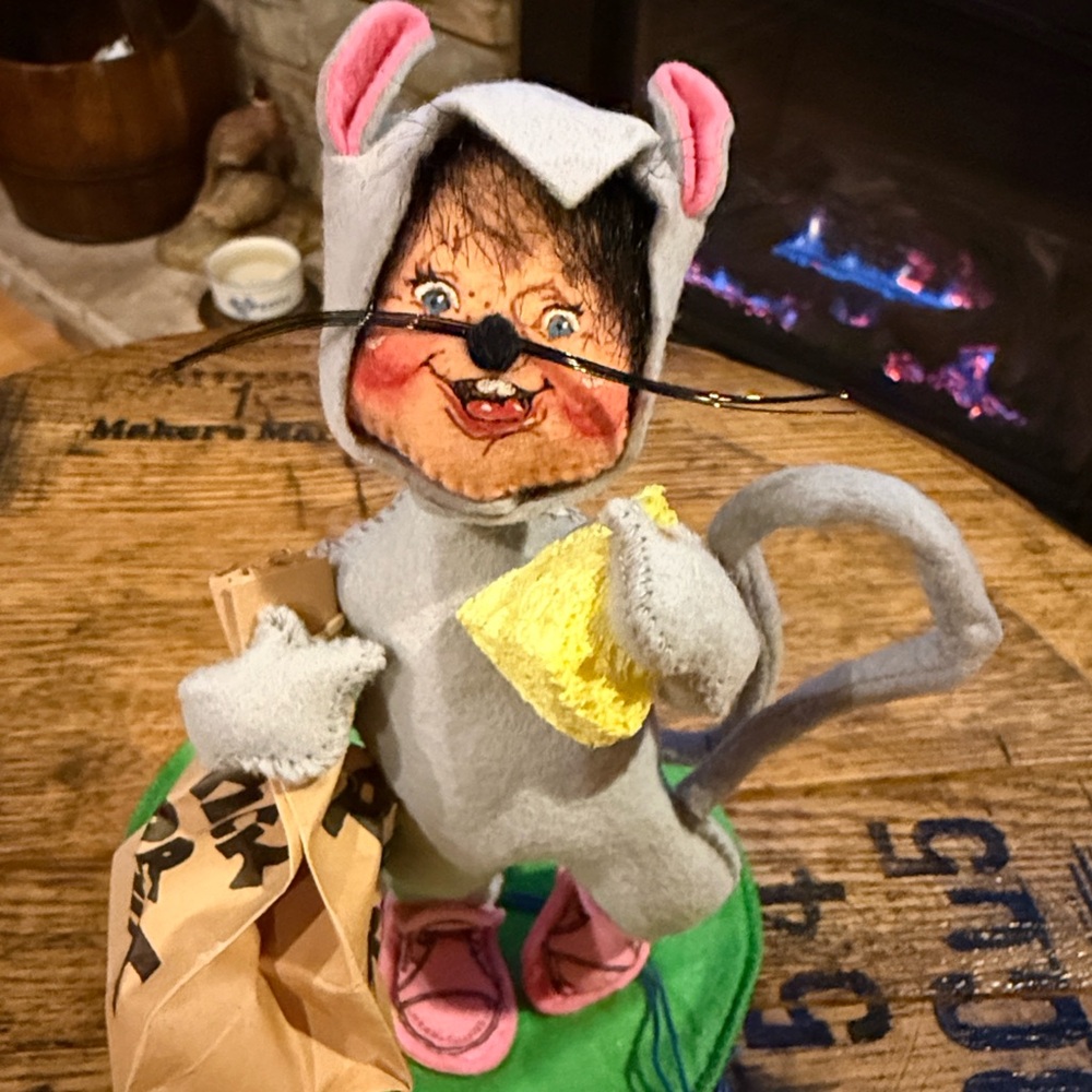 Vintage 1995 Annalee Mouse Halloween Costumed Kid Trick or Treat 7” doll